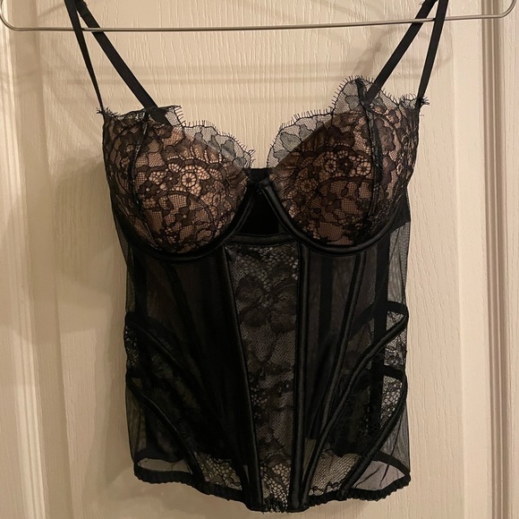 Victoria’s Secret Lace and Mesh Corset - Picture 1 of 5